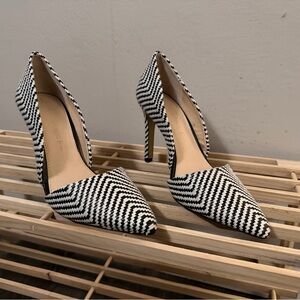 Banana Republic Black and White Zigzag Pointed-Toe Women's Pumps